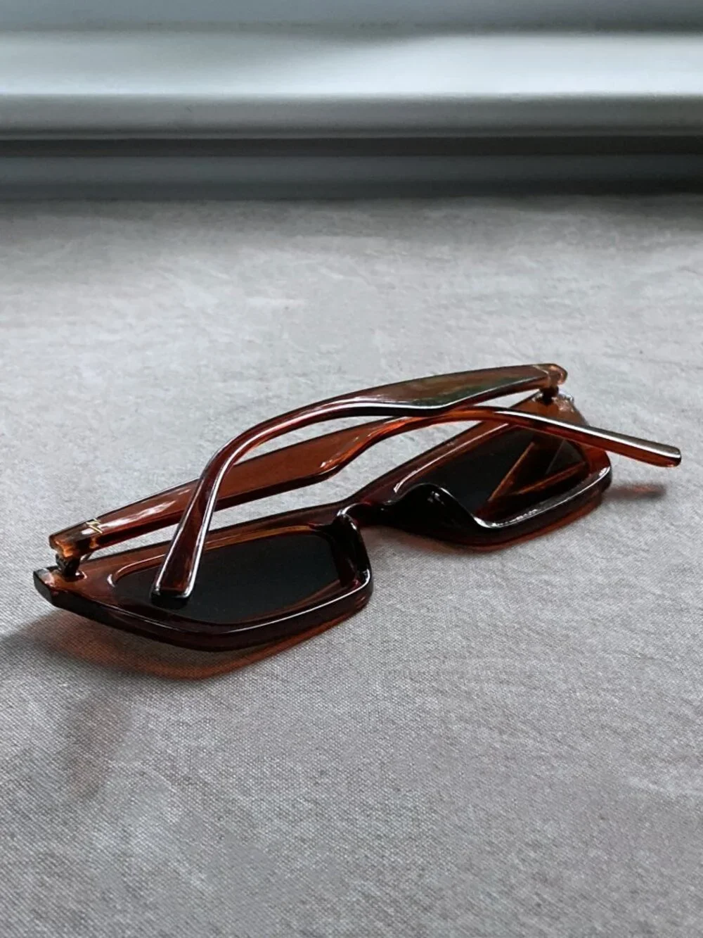 Simply Vera, Vera Wang, FATIMA amber Sunglasses, Weekender Travel Shades, NWOT